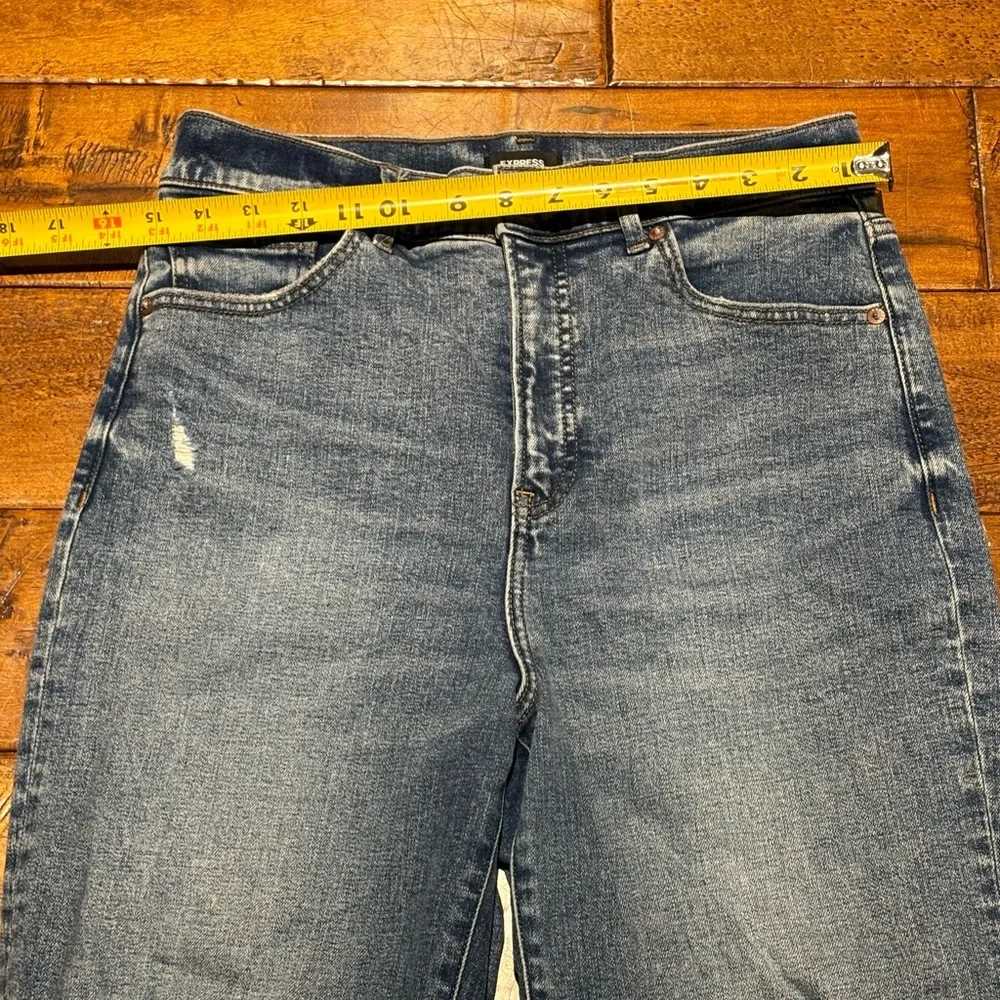 Express Modern Straight Super High Rise distressed Jeans - Picture 7 of 15